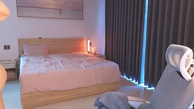 Snapshot of DjennaPalme chatting on April 1, 12:22 am DjennaPalme online show from April 1, 12:22 am