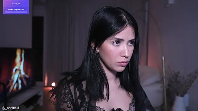 anniehillofficial online show from October 3, 9:01 pm