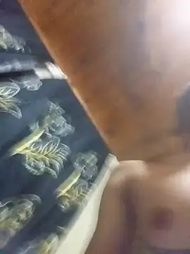 Snapshot of Linex06 chatting on February 27, 11:16 pm Linex06 online show from February 27, 11:16 pm