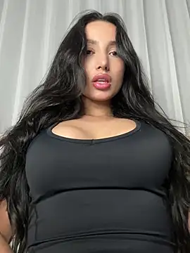 Snapshot of EvaMoet chatting on December 9, 2:24 am EvaMoet online show from December 9, 2:24 am