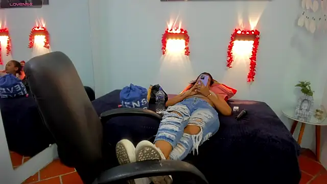 tracycum online show from March 4, 7:43 pm