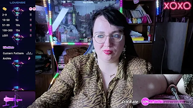 Snapshot of LeonaHarrison chatting on January 18, 2:04 am LeonaHarrison online show from January 18, 2:04 am