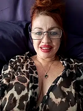 KiraXTender online show from November 15, 5:05 am