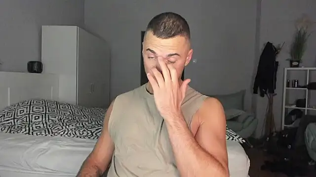 paulblack21 online show from November 18, 7:40 pm