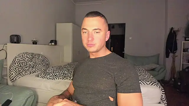 paulblack21 online show from November 19, 7:47 pm