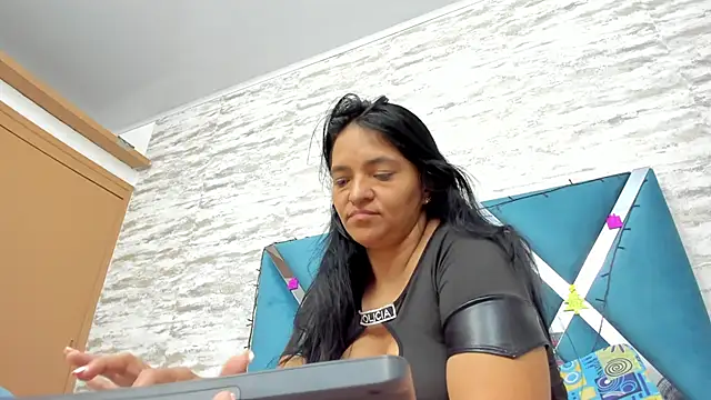 veronica salas online show from December 23, 9:49 am