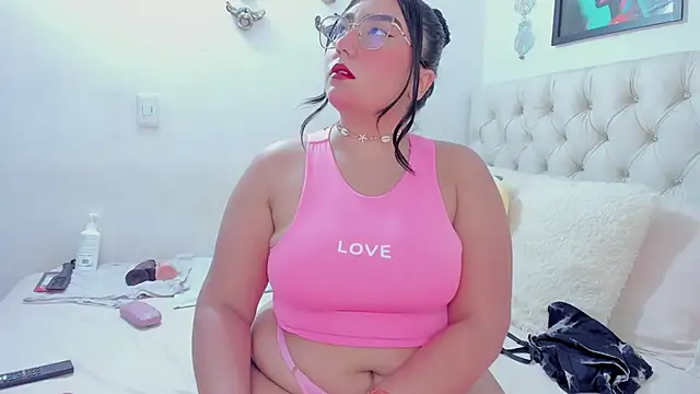 NayaWayne online show from March 20, 6:53 pm