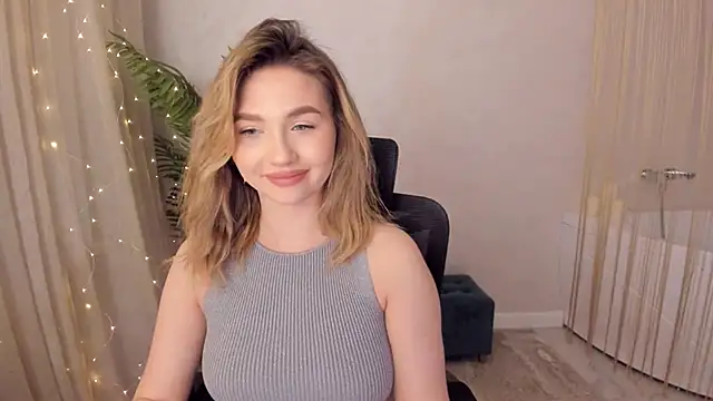 Snapshot of GracefulLook chatting on January 18, 10:49 pm GracefulLook online show from January 18, 10:49 pm