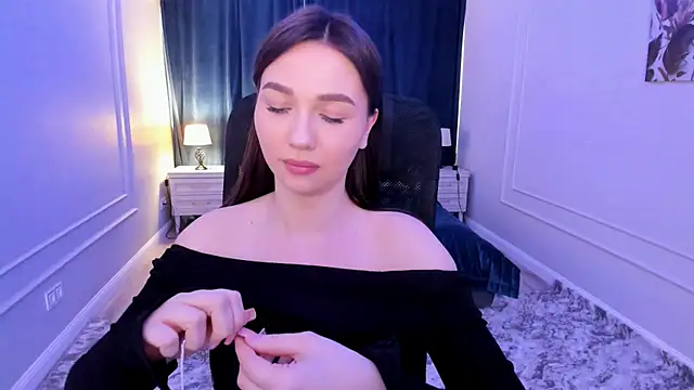 Snapshot of GracefulLook chatting on March 13, 10:05 am GracefulLook online show from March 13, 10:05 am