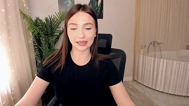 Snapshot of GracefulLook chatting on March 20, 4:29 am GracefulLook online show from March 20, 4:29 am