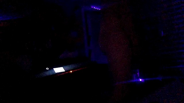 Fr4nk1eFFuxxx online show from December 15, 10:07 am