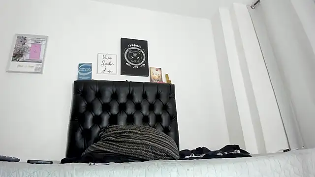 JohanyLatino online show from March 15, 7:48 pm