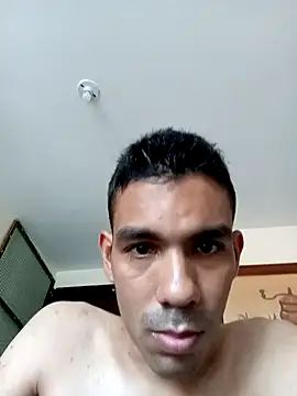 JohanyLatino online show from April 3, 1:20 pm