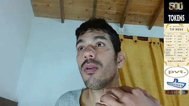 Snapshot of JohanyLatino chatting on May 18, 4:07 am JohanyLatino online show from May 18, 4:07 am