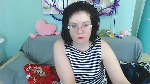 EverlyRays online show from December 10, 4:24 am