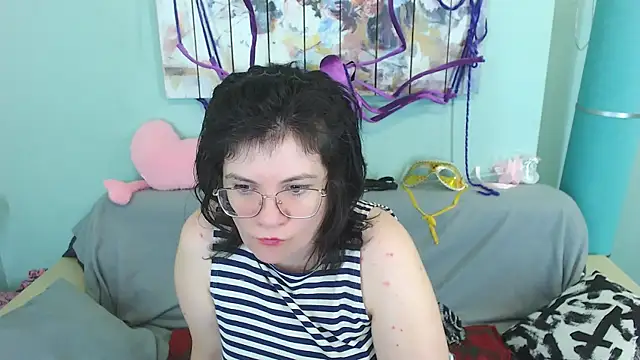 EverlyRays online show from December 15, 6:18 am