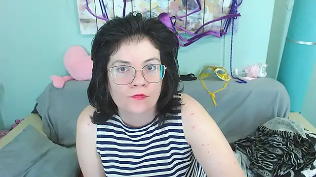 EverlyRays online show from December 15, 9:24 am