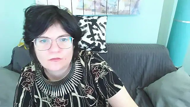 EverlyRays online show from March 6, 7:14 am