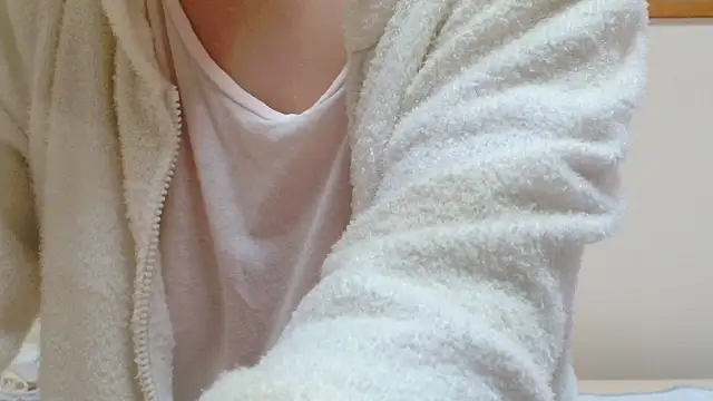 Snapshot of liliyRiSAcha-n chatting on October 6, 5:49 am liliyRiSAcha-n online show from October 6, 5:49 am