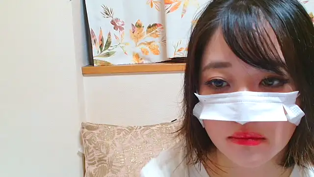 Snapshot of liliyRiSAcha-n chatting on October 17, 8:17 am liliyRiSAcha-n online show from October 17, 8:17 am