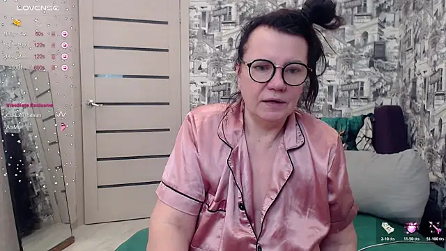 Snapshot of your_space chatting on February 21, 12:22 am your space online show from February 21, 12:22 am