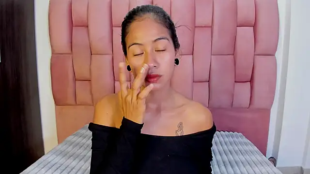 JuliKim  online show from September 24, 12:41 pm