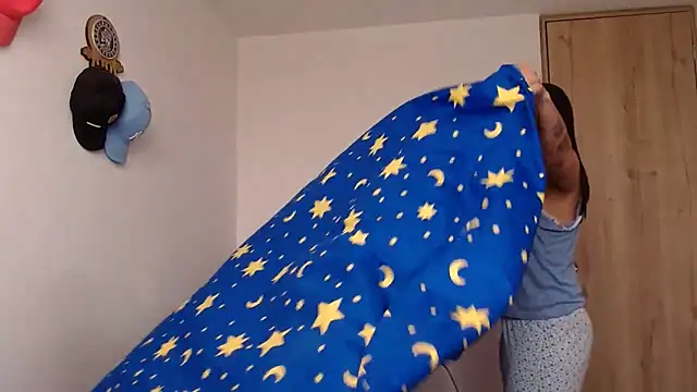 lady hot2xx online show from February 13, 3:41 pm