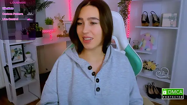  Eliizabeth  online show from December 15, 9:19 pm