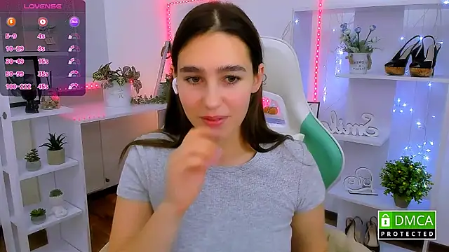  Eliizabeth  online show from January 9, 9:38 pm