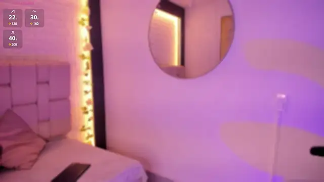 Snapshot of emma_woods_ chatting on December 14, 12:23 pm emma woods online show from December 14, 12:23 pm