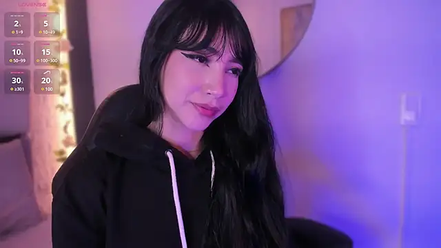 Snapshot of emma_woods_ chatting on December 15, 3:31 pm emma woods online show from December 15, 3:31 pm