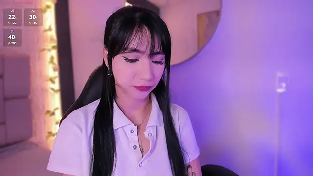 Snapshot of emma_woods_ chatting on December 19, 12:23 pm emma woods online show from December 19, 12:23 pm