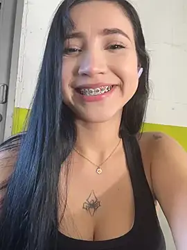 Snapshot of emma_woods_ chatting on January 6, 9:11 pm emma woods online show from January 6, 9:11 pm