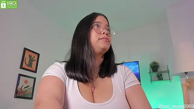 Snapshot of tati_reyess chatting on September 17, 1:35 pm tati reyess online show from September 17, 1:35 pm