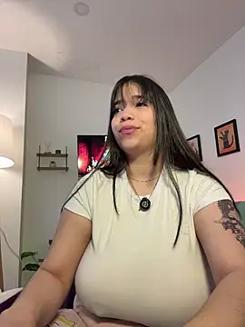 tati reyess online show from March 4, 12:22 pm