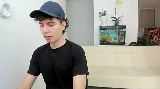 adrian morelly online show from February 3, 8:13 pm