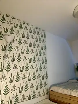 Snapshot of Marie_Diaze chatting on December 7, 8:44 am Marie Diaze online show from December 7, 8:44 am