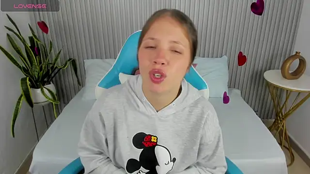 nataly rodri online show from February 15, 12:11 pm