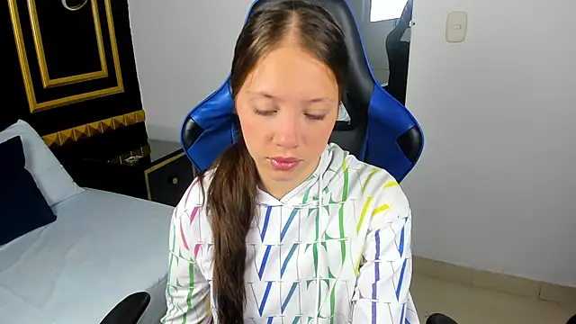 nataly rodri online show from March 8, 12:30 pm