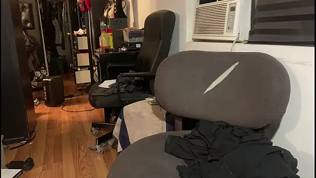 leanjamesdean online show from December 5, 5:15 am