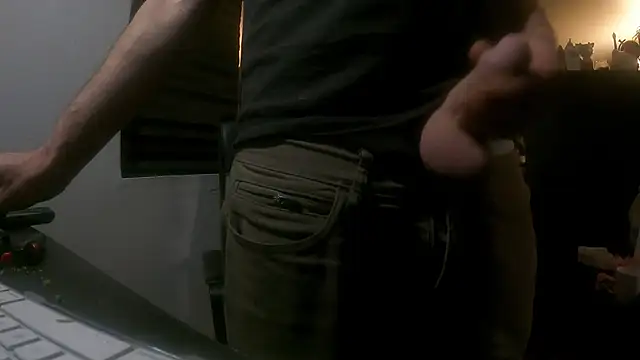 leanjamesdean online show from December 26, 2:27 pm