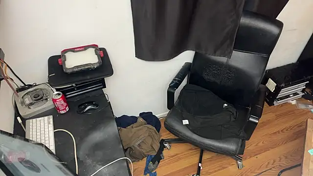 leanjamesdean online show from June 21, 2:47 am