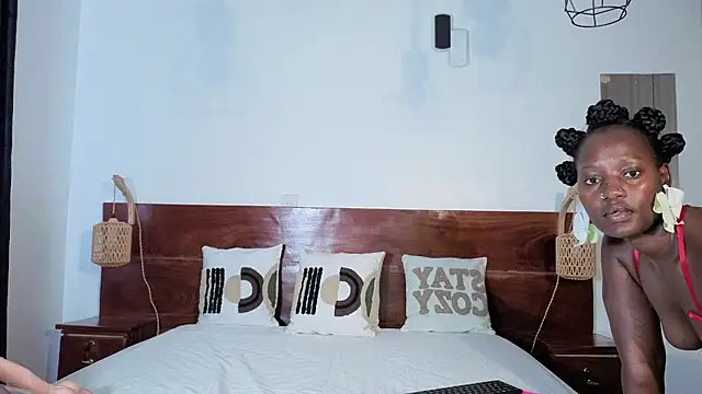 Elegant Ebony online show from February 15, 8:35 am