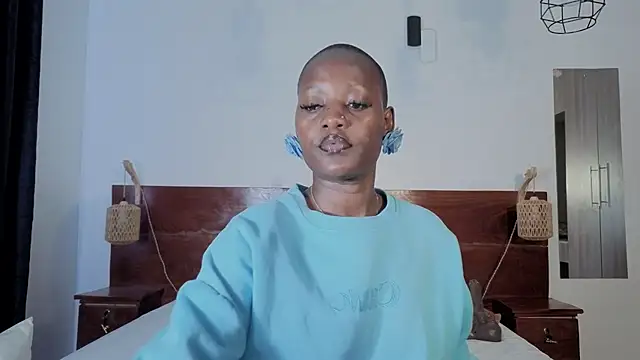 Snapshot of Elegant_Ebony chatting on July 14, 10:21 am Elegant Ebony online show from July 14, 10:21 am