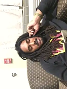 Snapshot of BD2LONG chatting on April 23, 6:25 am BD2LONG online show from April 23, 6:25 am