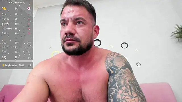 Snapshot of musclemonster31 chatting on February 6, 7:45 am musclemonster31 online show from February 6, 7:45 am