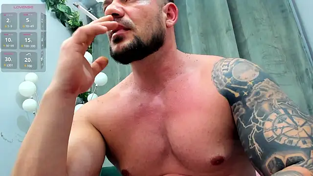 Snapshot of musclemonster31 chatting on February 17, 2:53 am musclemonster31 online show from February 17, 2:53 am