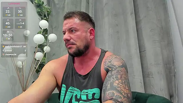 Snapshot of musclemonster31 chatting on February 24, 11:54 am musclemonster31 online show from February 24, 11:54 am