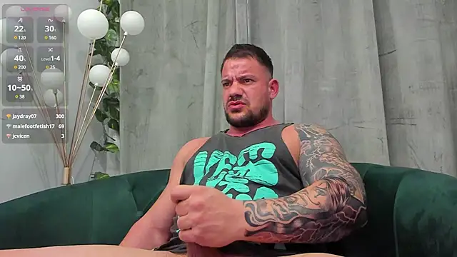 Snapshot of musclemonster31 chatting on February 25, 7:20 am musclemonster31 online show from February 25, 7:20 am