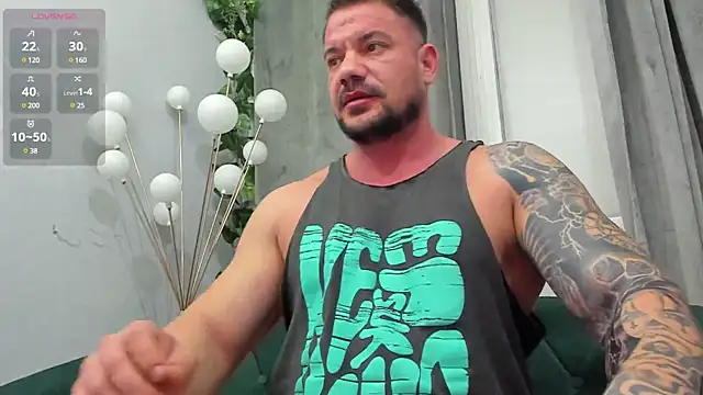 Snapshot of musclemonster31 chatting on February 26, 6:15 am musclemonster31 online show from February 26, 6:15 am